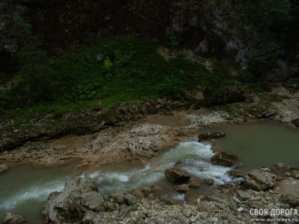 Гуамское ущелье, река