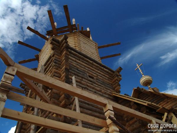 Строительство деревянного храма