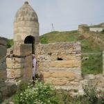 Вид на остатки стены крепости