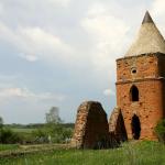 Сабурово. Башня разрушенной крепости