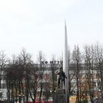 Памятник Циолковскому на площади Мира