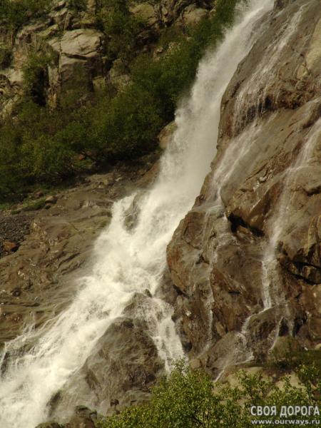 Водопад на реке Алибек