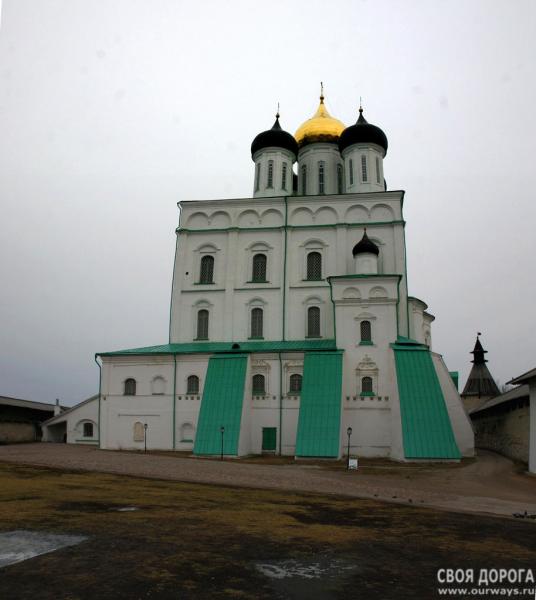 Троицкий Кафедральный собор на территории псковского кремля