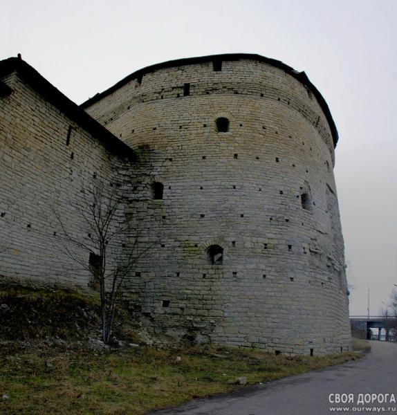 Угловая башня крепости