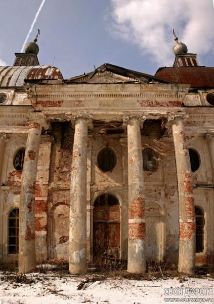 Заброшенный храм в Яропольце