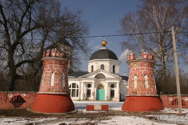Ворота Екатерининской церкви