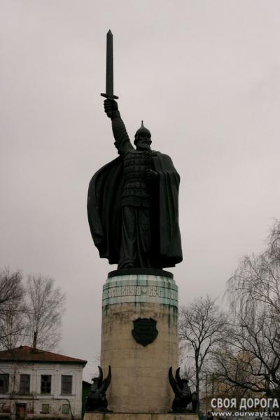 памятник Илье Муромцу