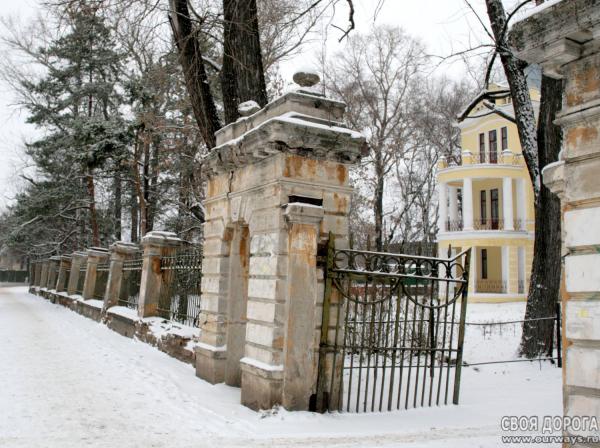 Ворота Ростовской гимназии