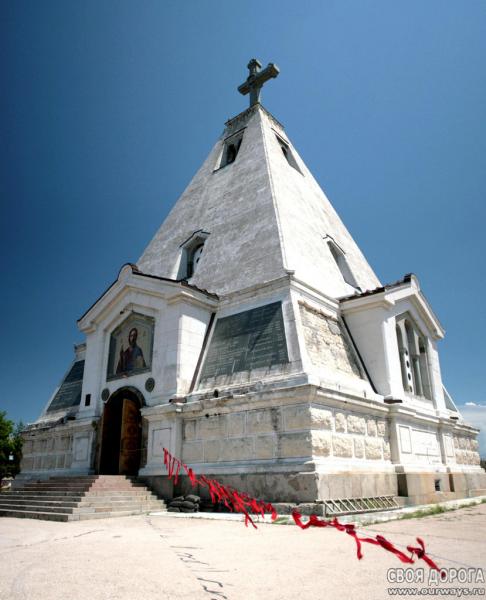 Свято-Никольский храм на Братском кладбище Севастополя