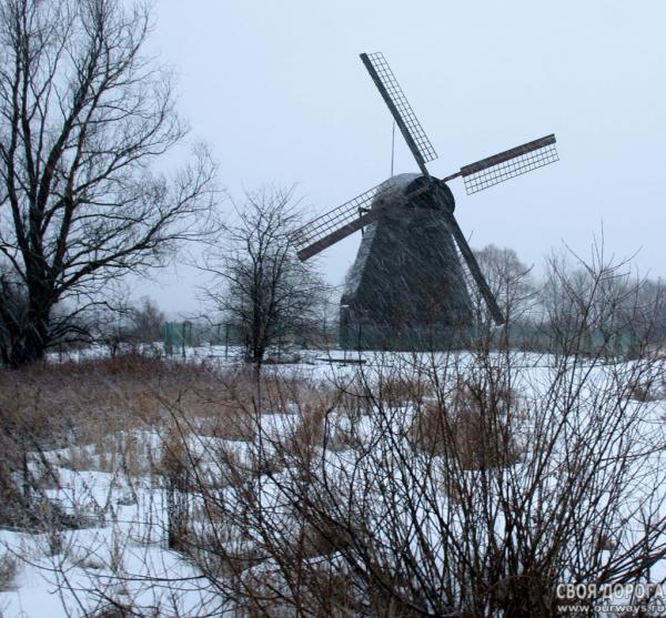 Ветряная мельница в музейном комплексе Витославицы